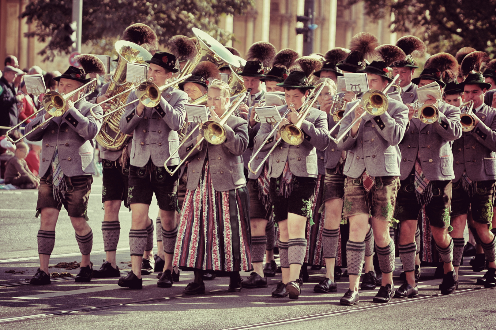 Blaskapelle beim Trachtenumzug des Oktoberfests