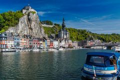 blau: Dinant in Belgien