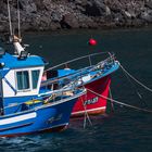 Blau - Fischerboote im Hafen