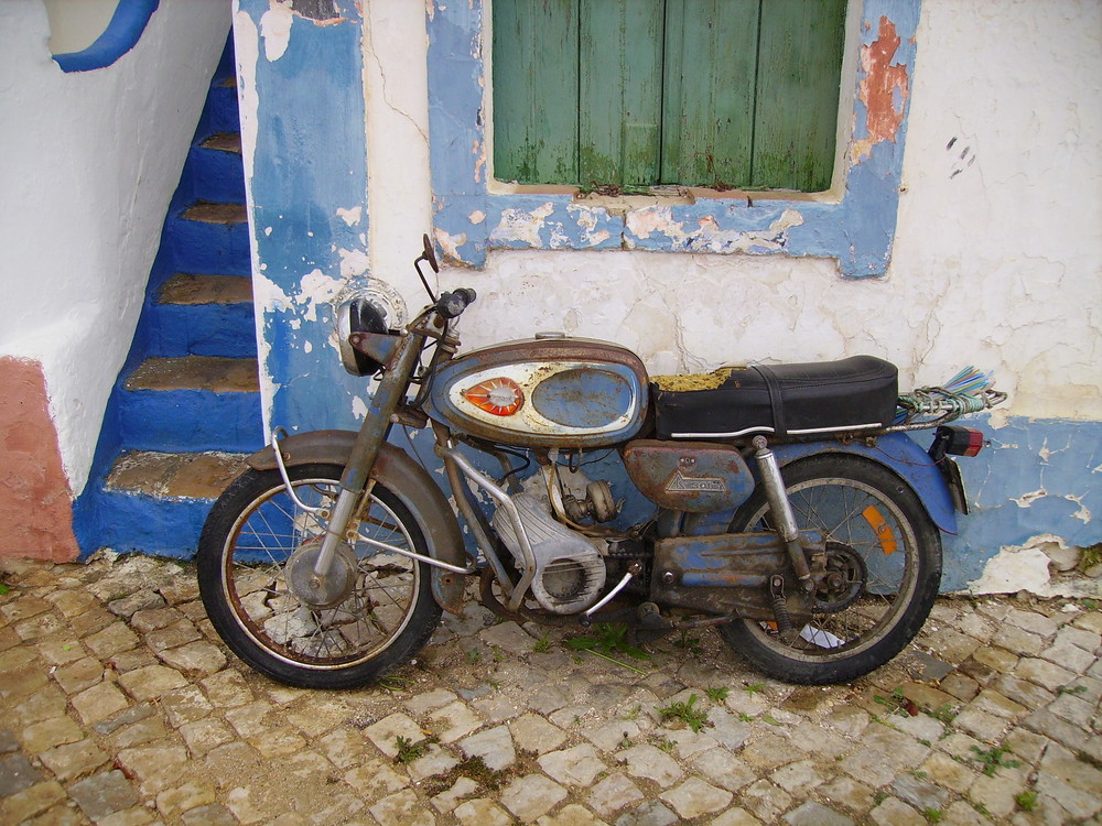 Blau-in-Blau - Motorrad "Velha"