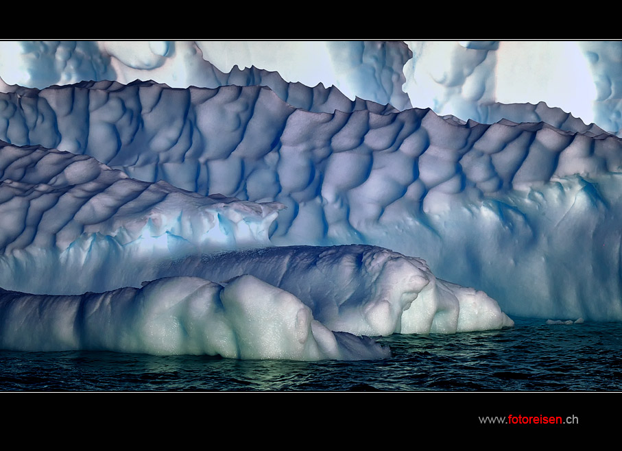 blau - kalt - scharf - Eisberge Grönlands