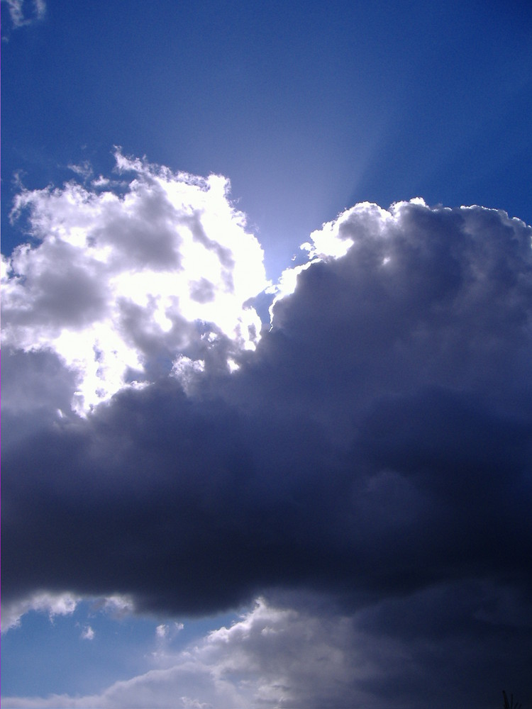 blau mit wolken