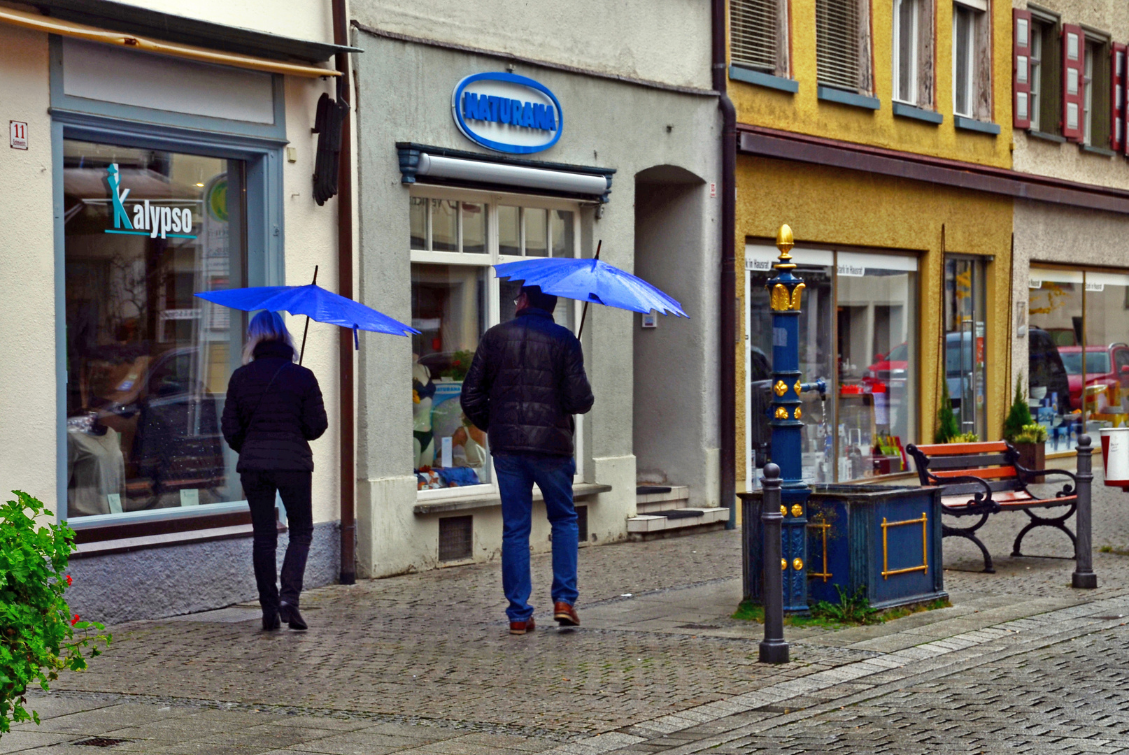 Blau sehen ist besser als -Schwarz malen