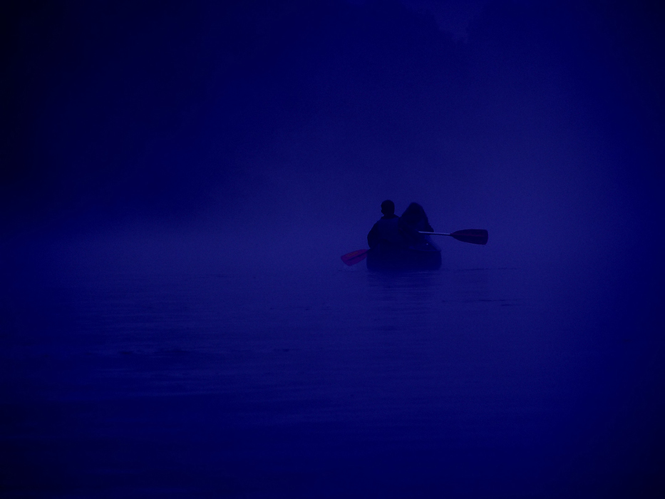 BLAU: VERTRAUEN... oder: wenn wir zu zweit in einem Boot sitzen...