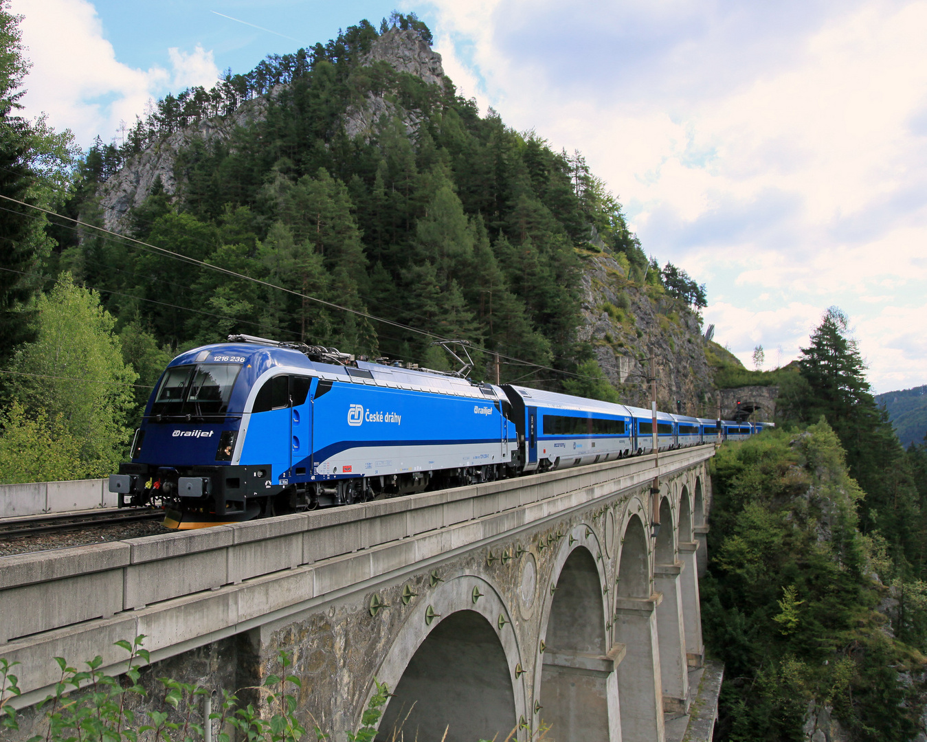 Blau-weiß am Semmering - nicht nur in Bayern ! :-)