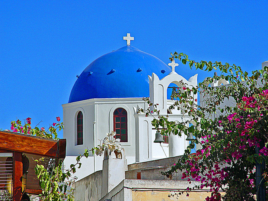 Blau-weiße Kirche in Ia