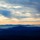 Blaue Berge und Täler