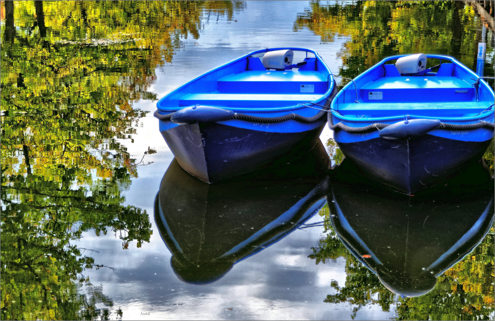 blaue Boote