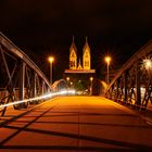 Blaue Brücke bei Nacht