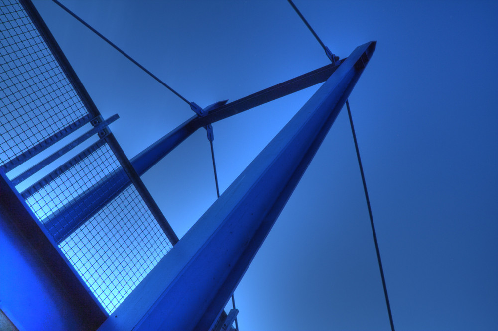 Blaue Brücke in Blauer Stunde