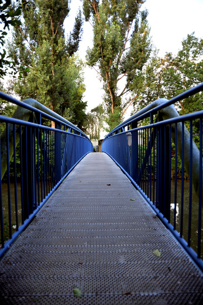 Blaue Brücke über die Rems