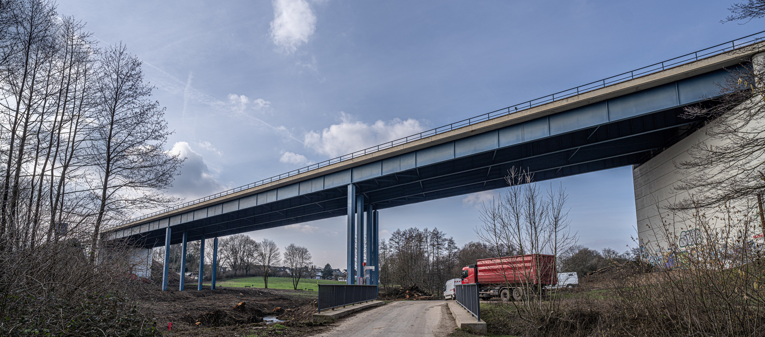 blaue Brücke zu blauen Montag