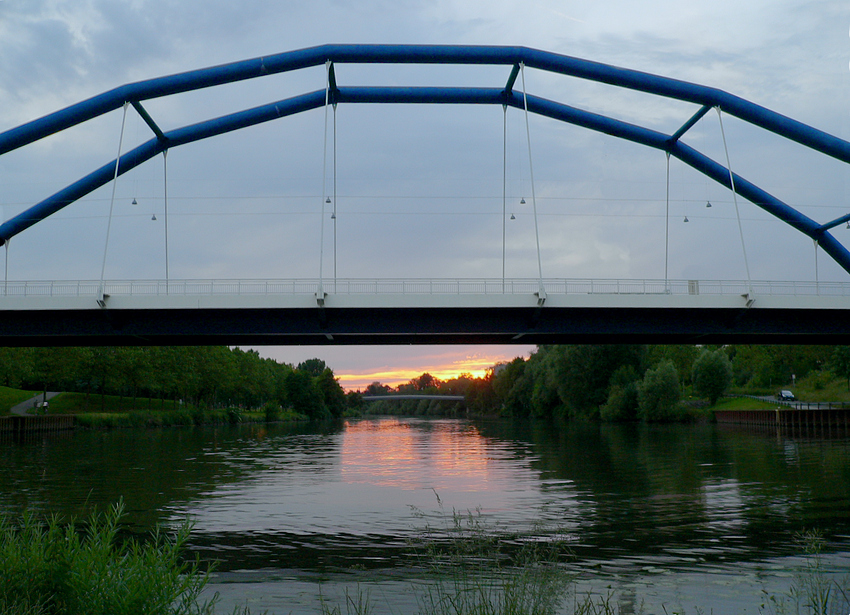 Blaue Brücke zur blauen Stunde 2