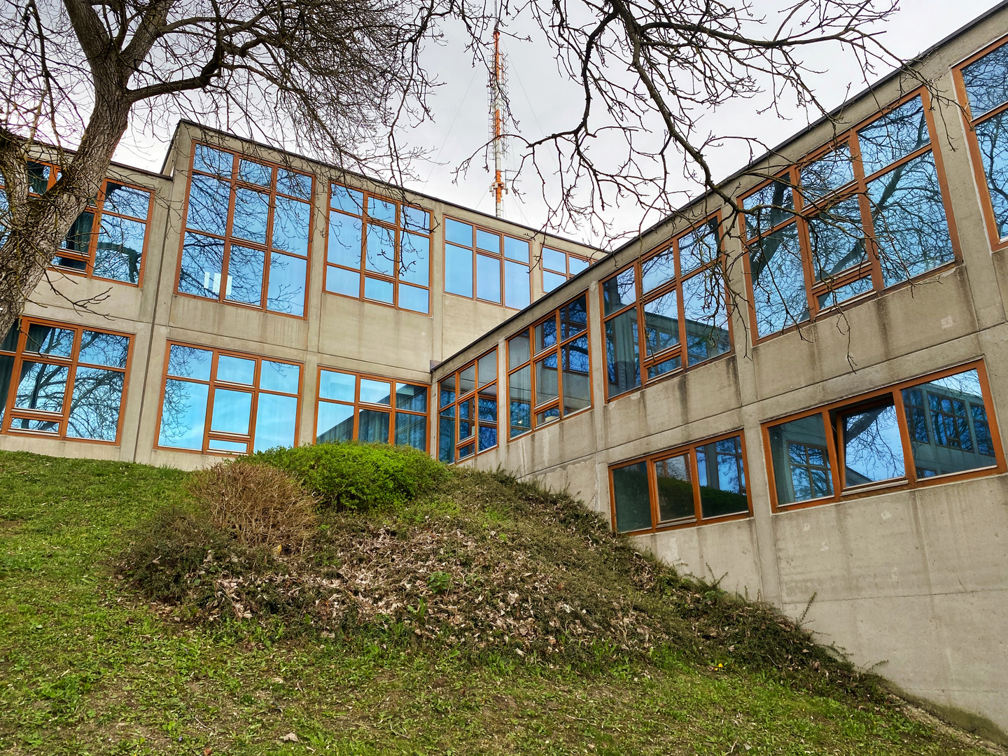 Blaue Fensterscheiben