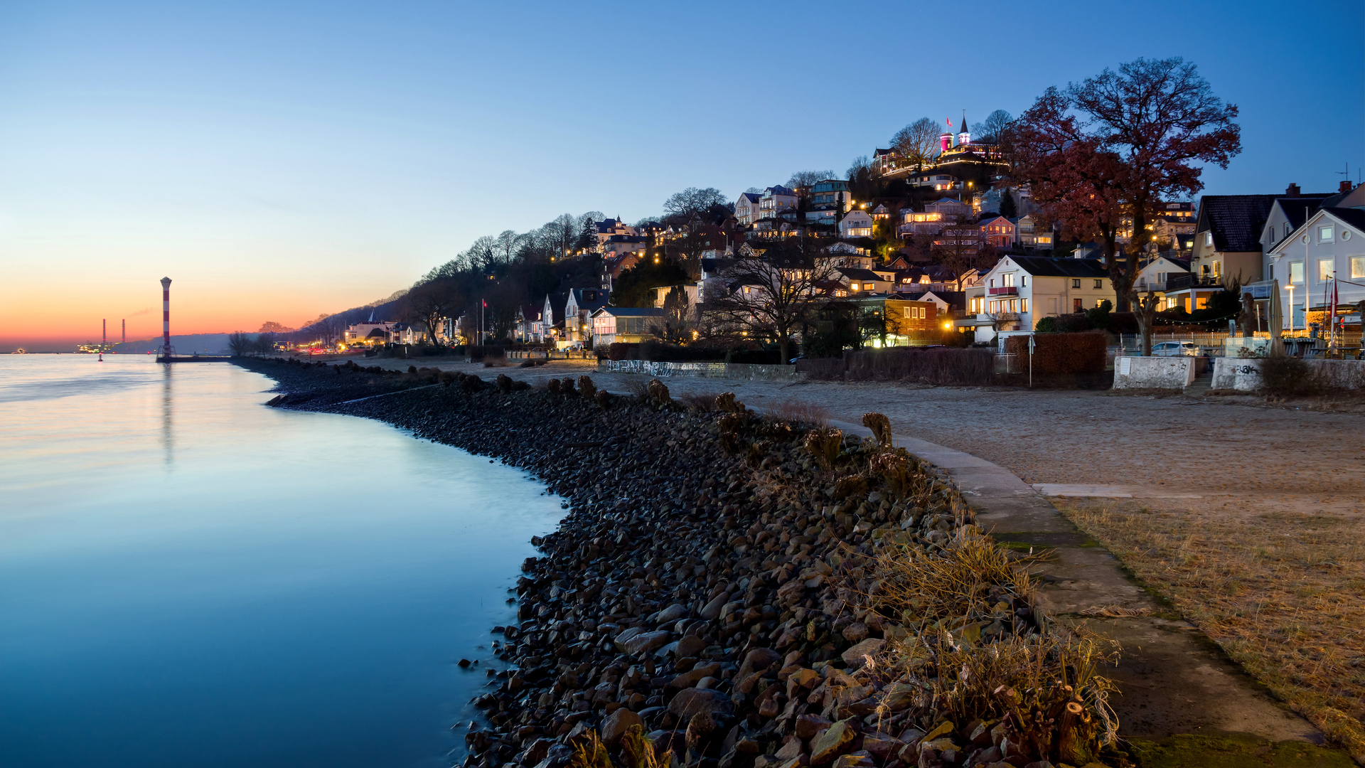 Blaue Luft in der Abendstunde