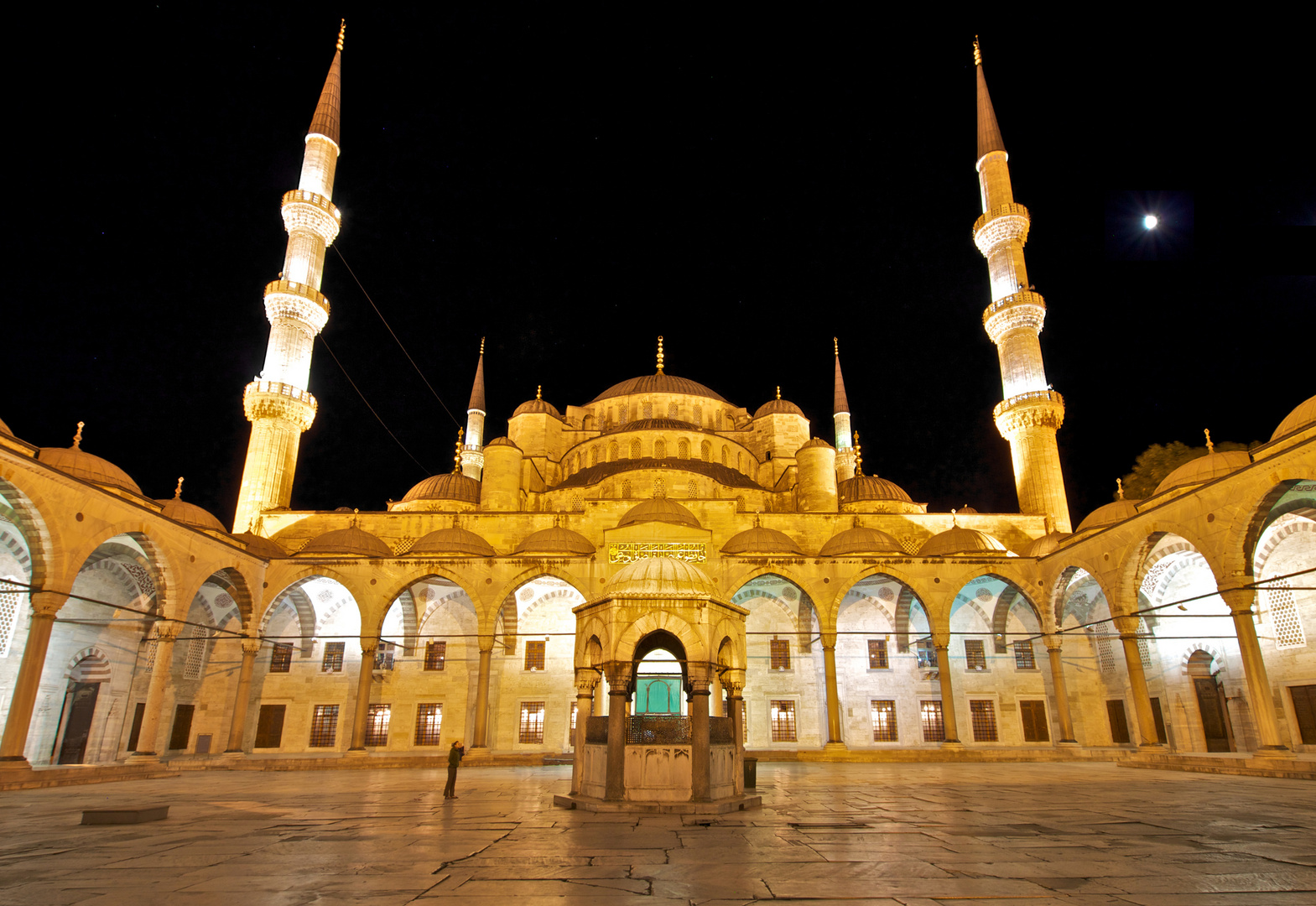 Blaue Moschee bei Mondschein