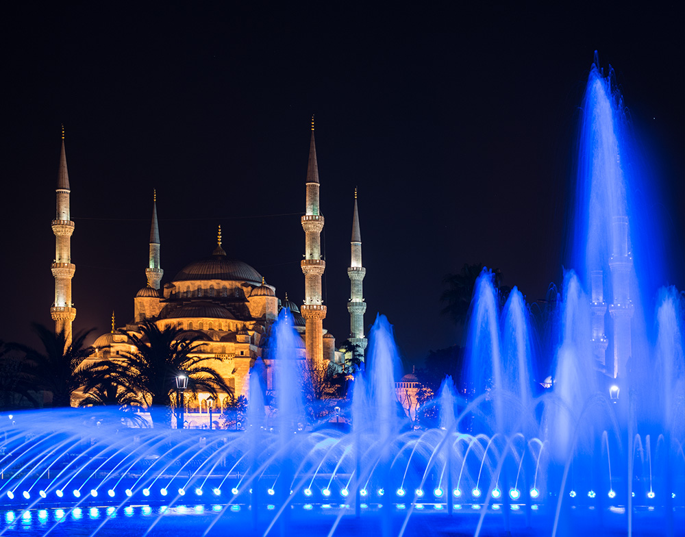 Blaue Moschee bei Nacht