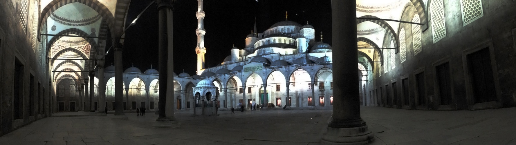 Blaue Moschee, Innenhof