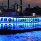 Blaue Nacht im Hamburger Hafen