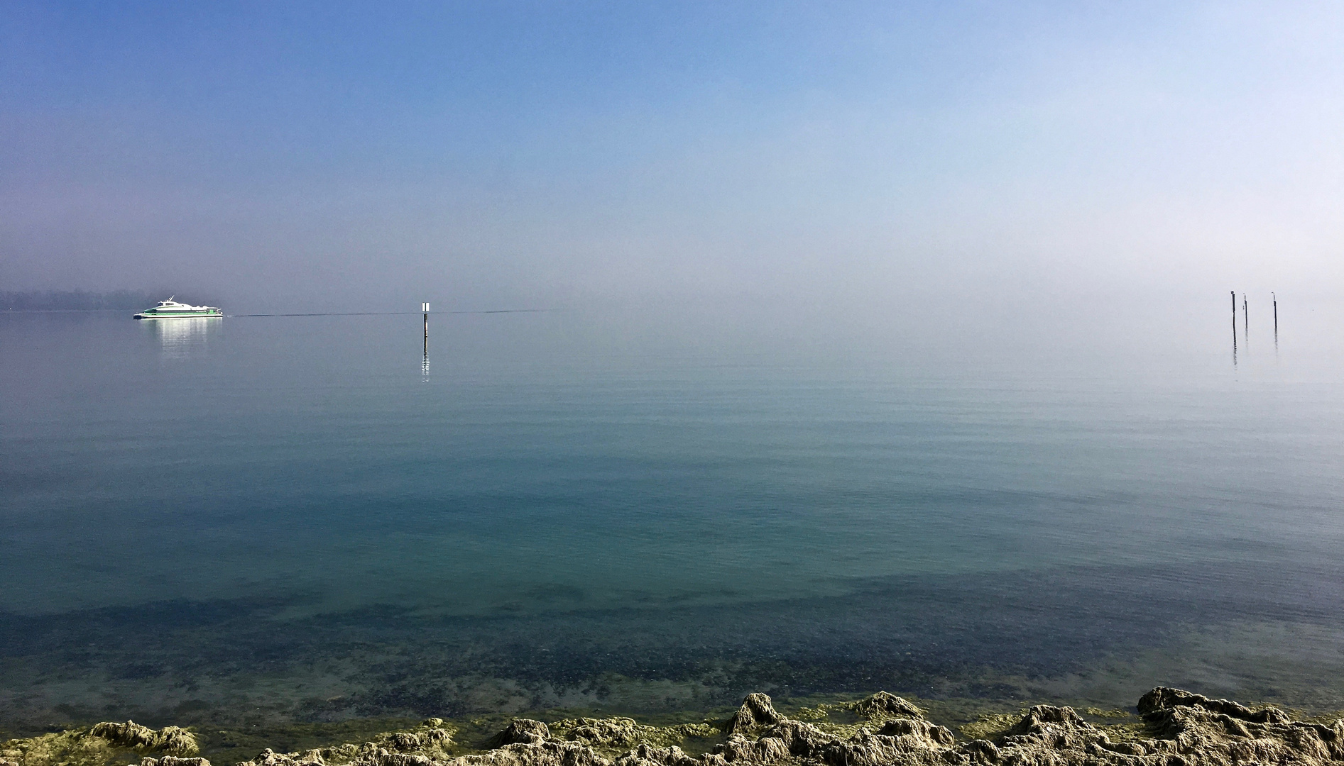 Blaue Nebel steigen auf