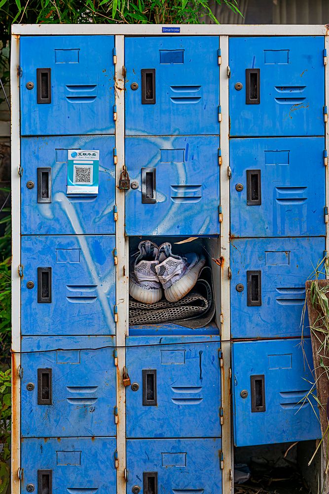 Blaue Paketststation