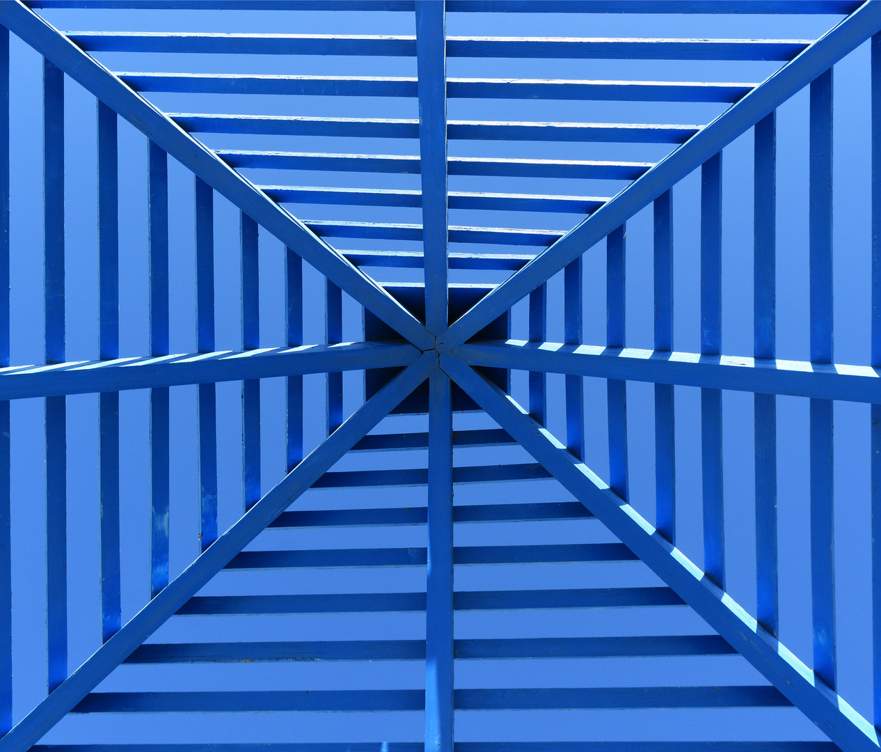 Blaue Pyramide