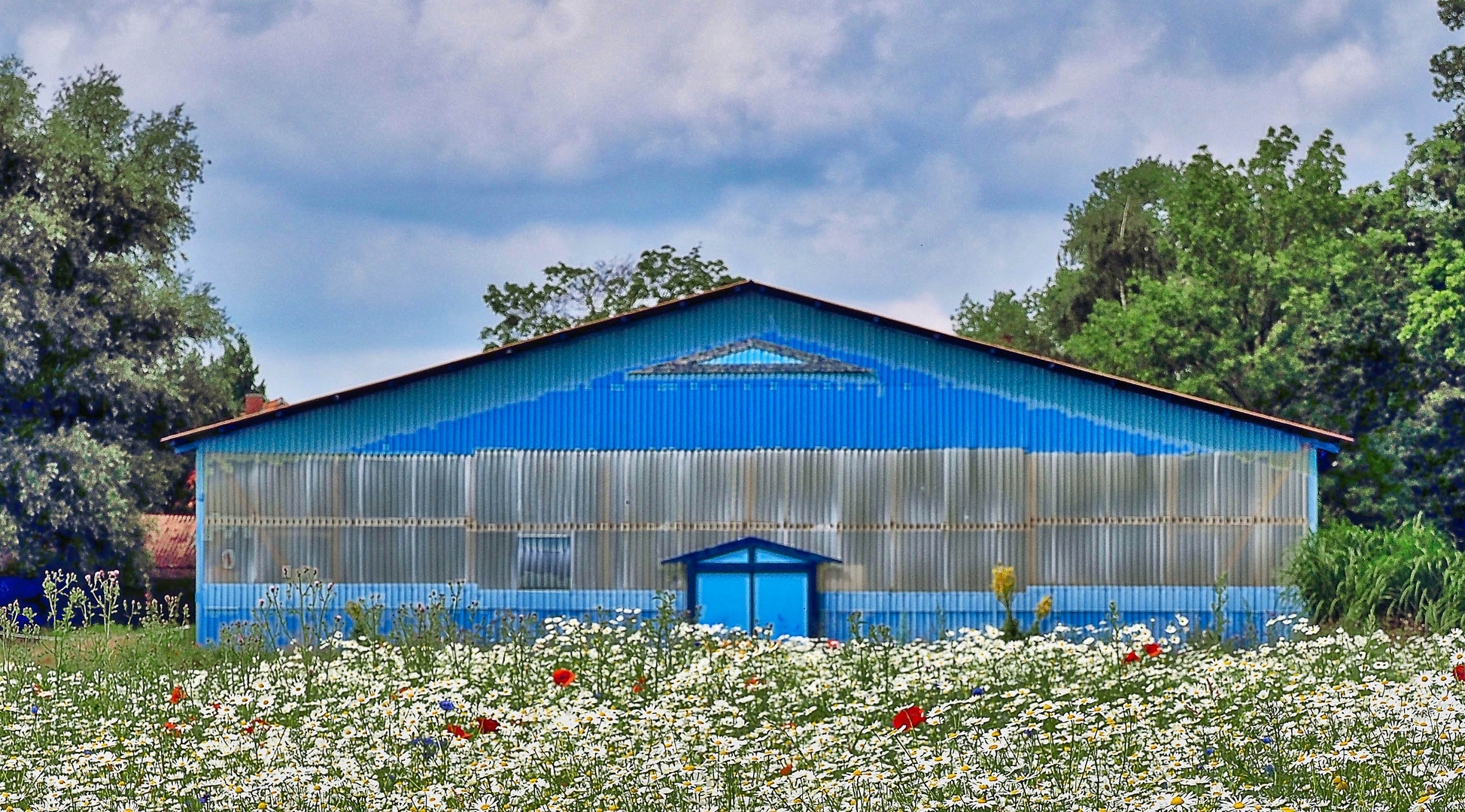 Blaue Scheune