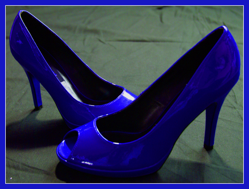 blaue Schuhe