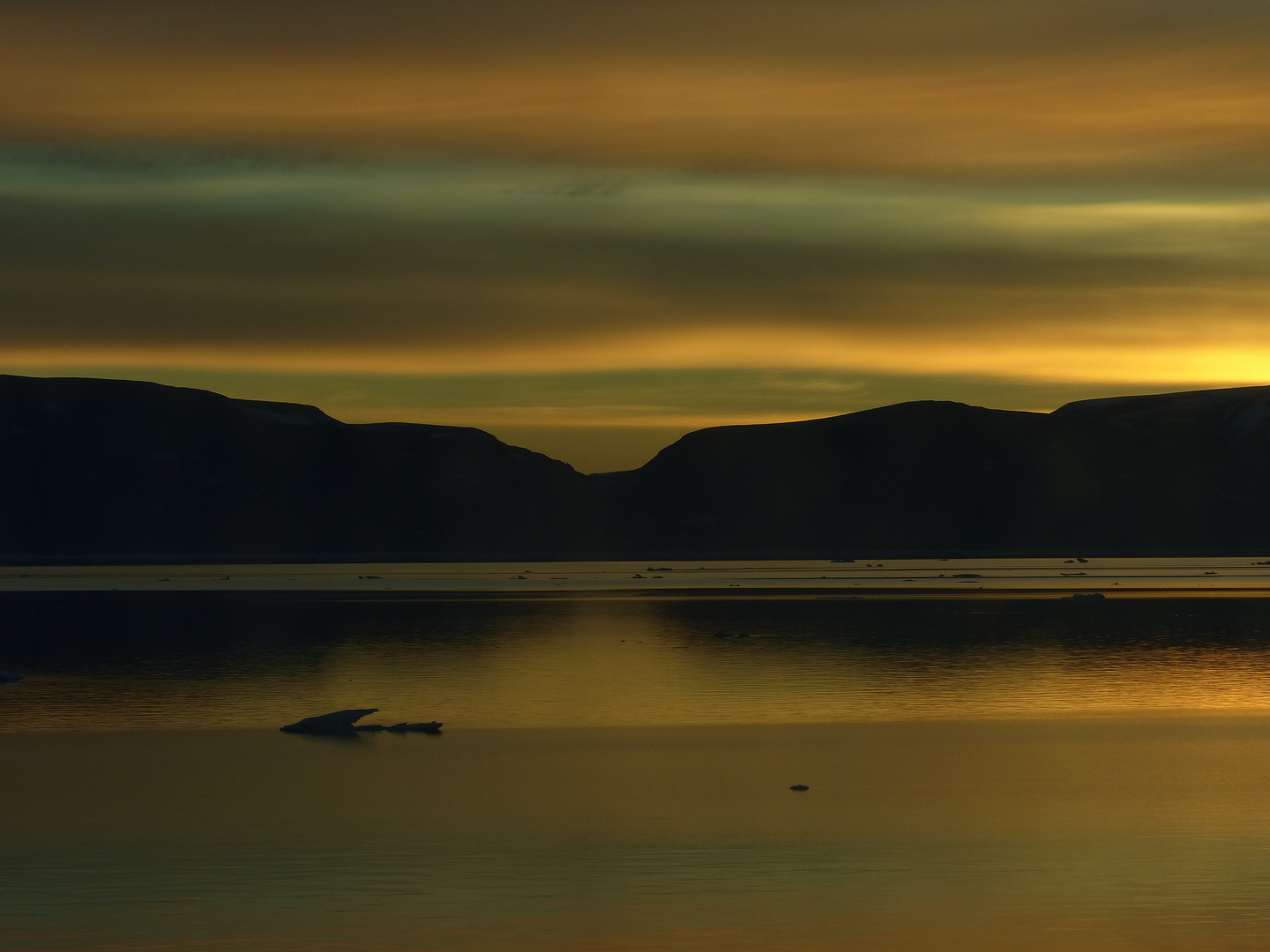 blaue Stunde am Alpefjord