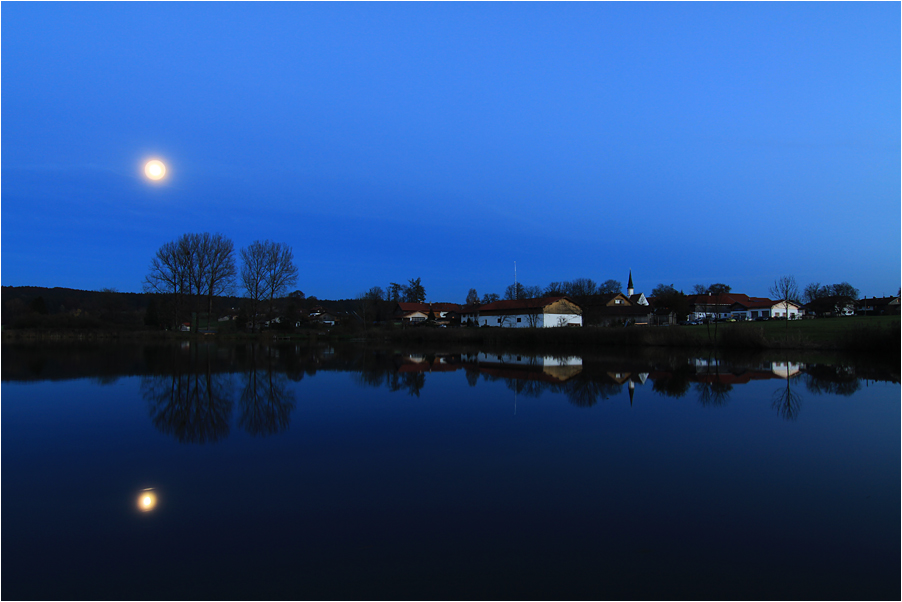 Blaue Stunde am Aufhofener Weiher