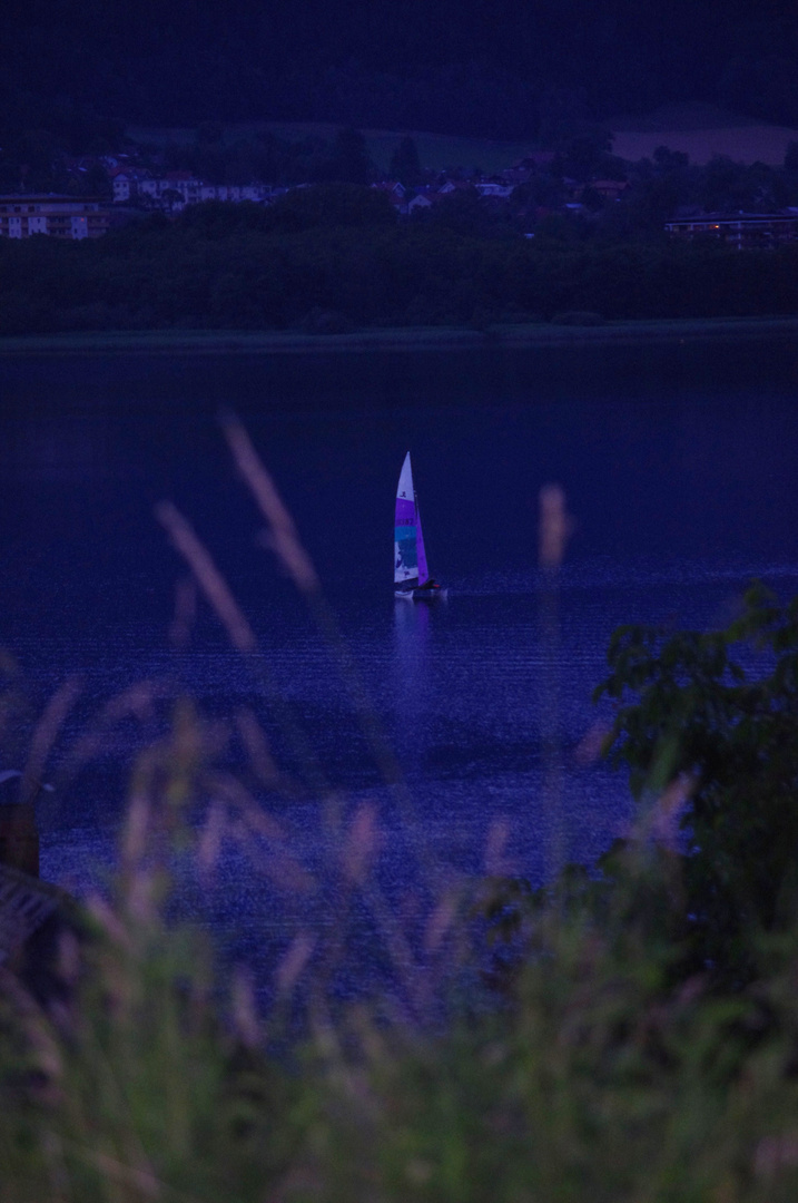 ...blaue stunde am blauen see...