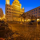 Blaue Stunde am Elias-Holl-Platz