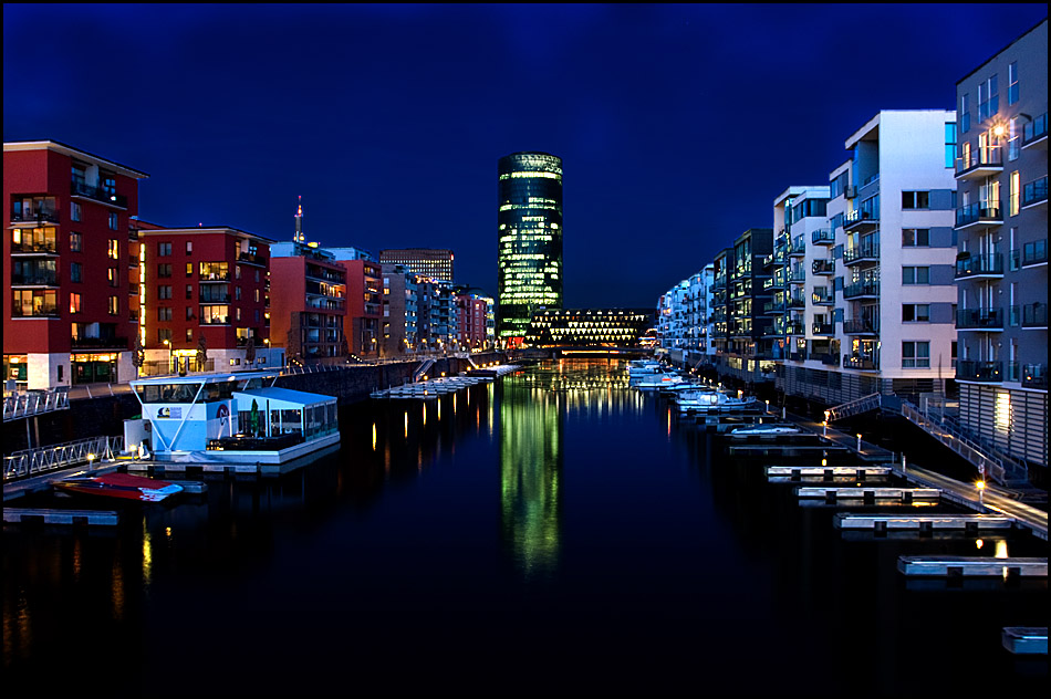 Blaue Stunde am Frankfurter Westhafen