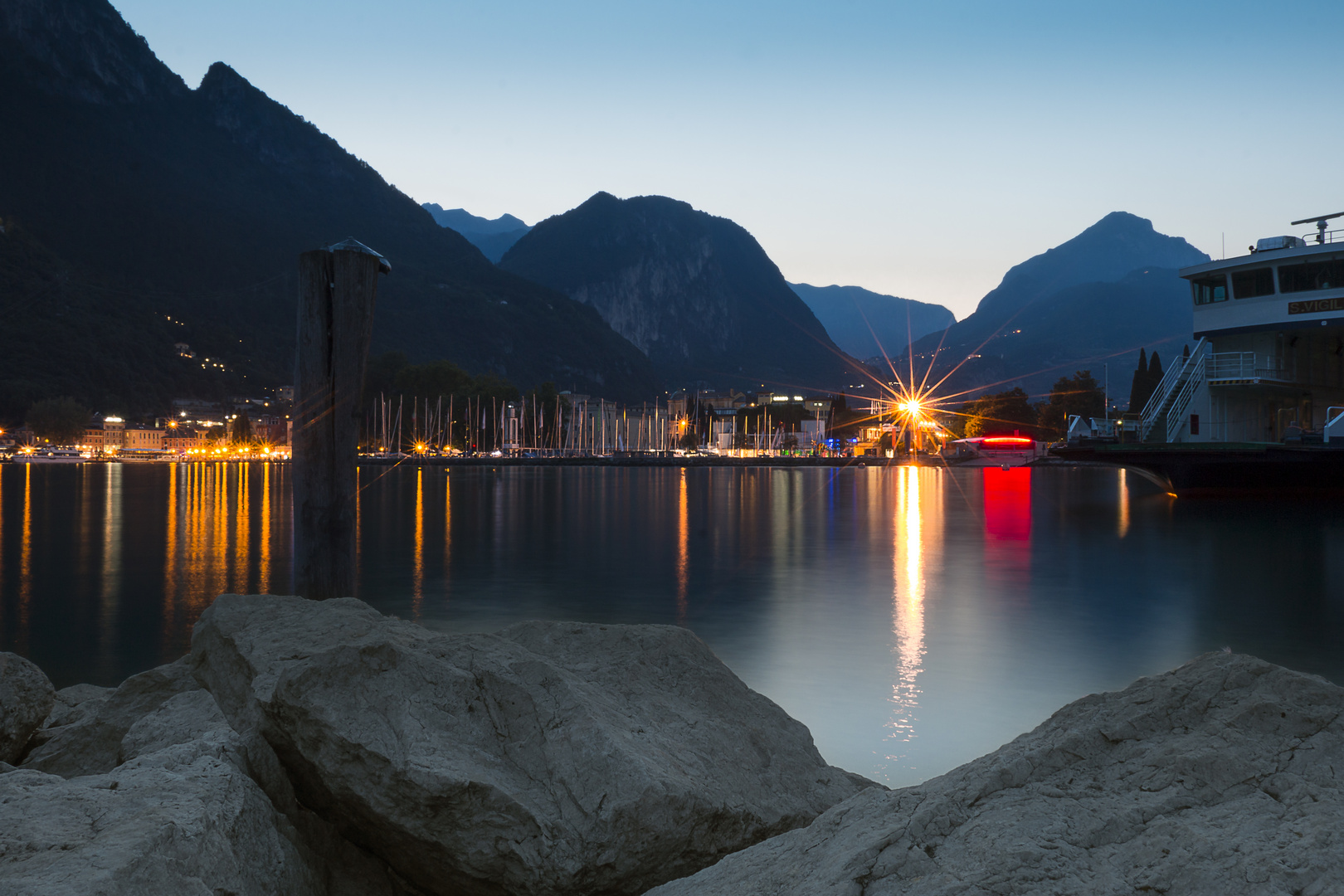 Blaue Stunde am Gardasee