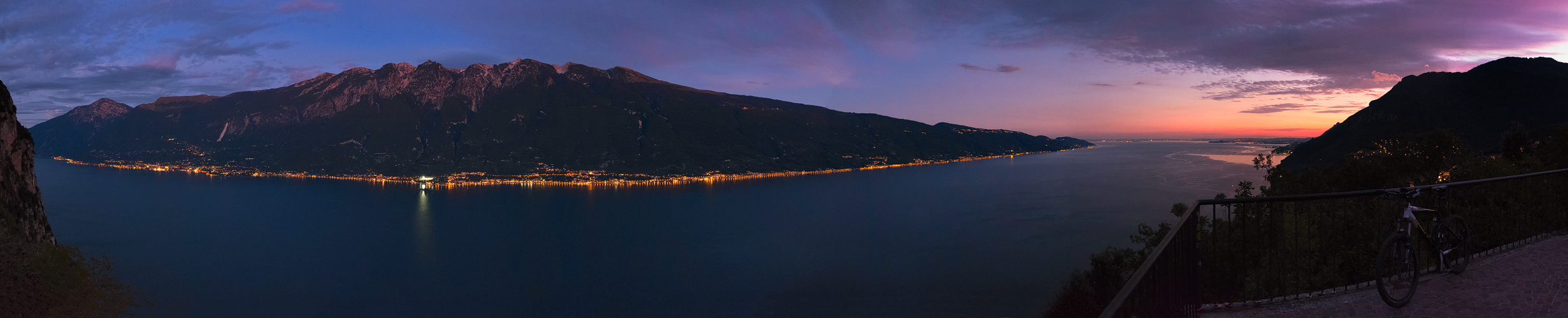 Blaue Stunde am Gardasee