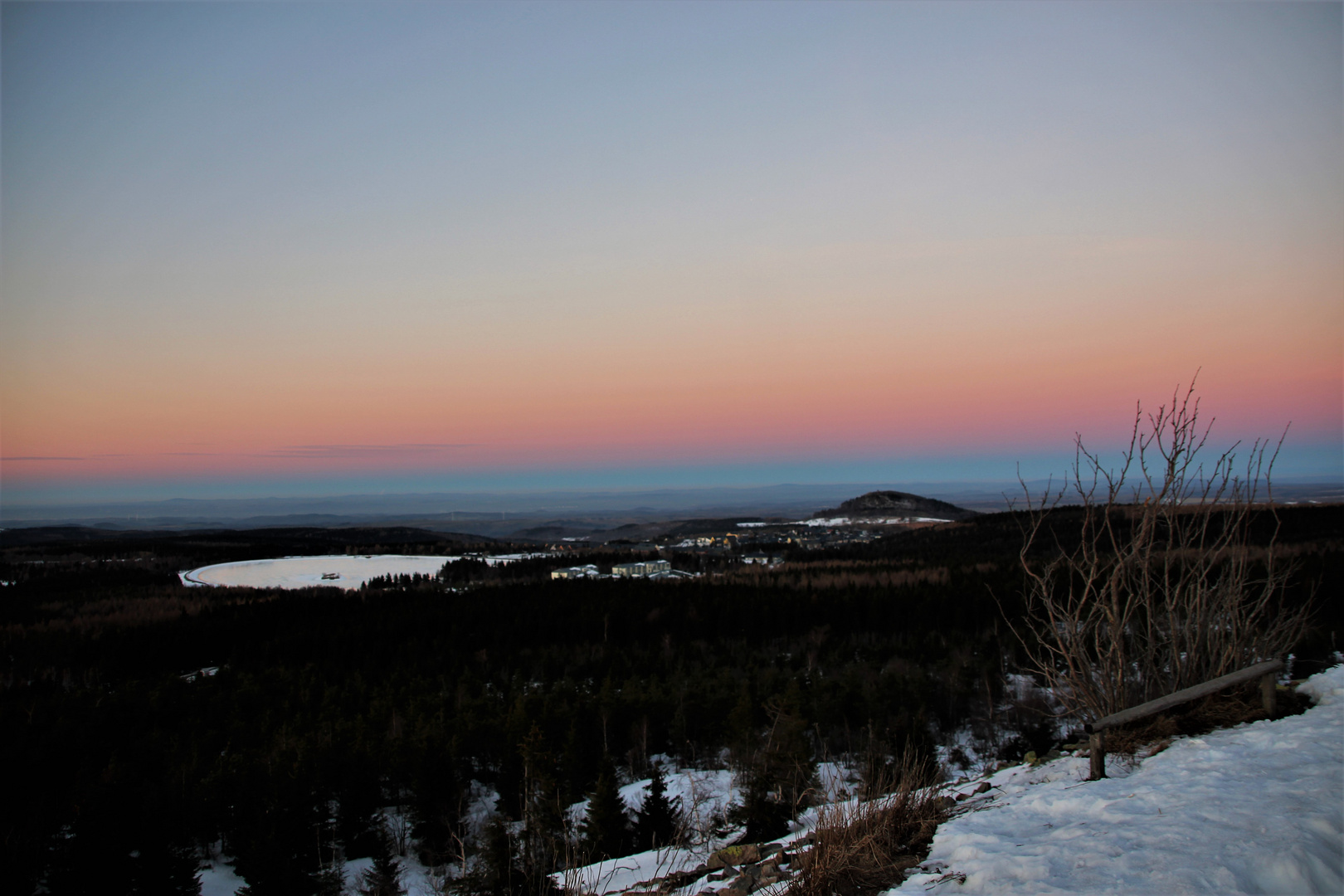 Blaue Stunde am Geisingberg (824 Meter), im wunderschönen Osterzgebirge