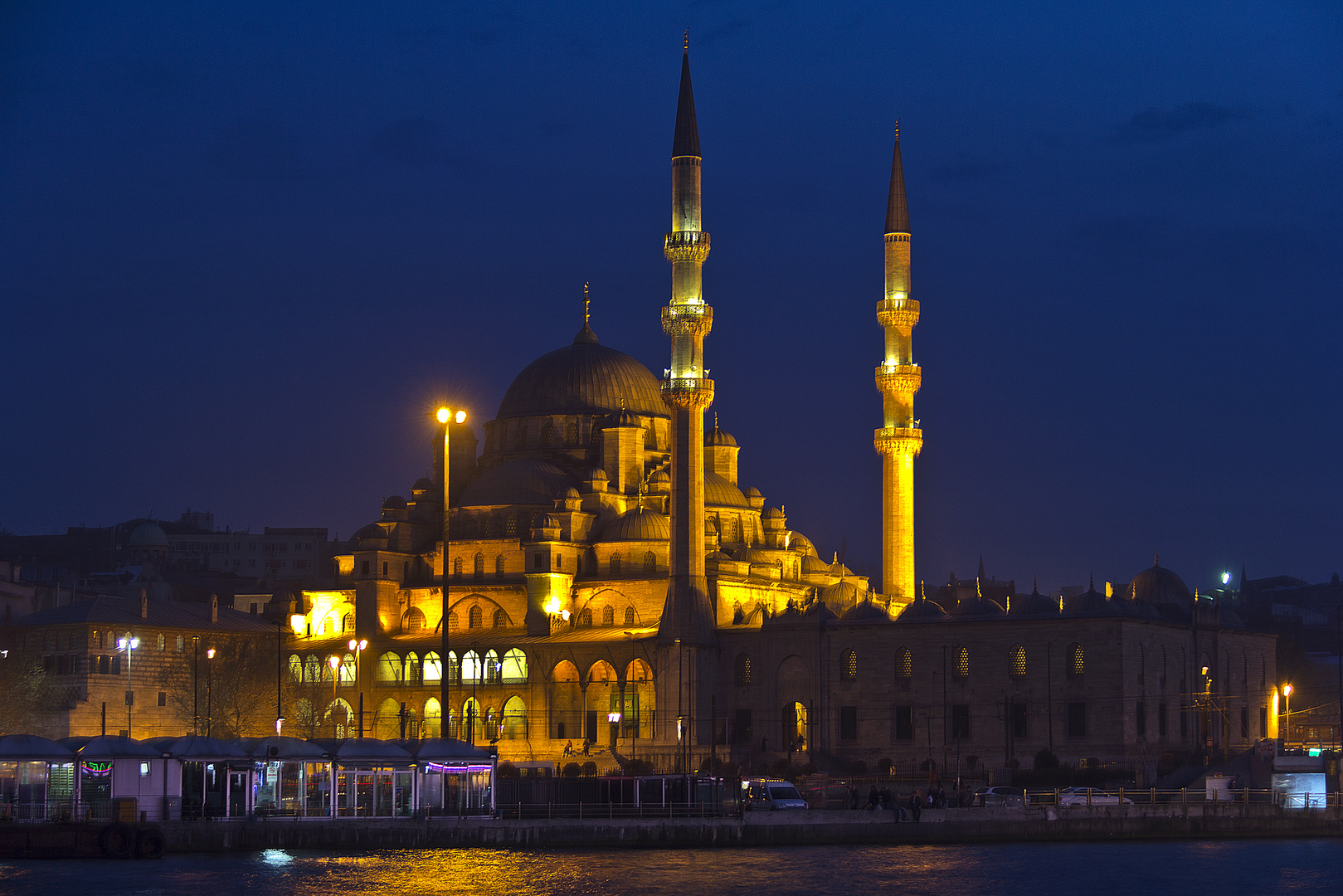 Blaue Stunde am Goldenen Horn