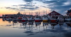 Blaue Stunde am Hafen