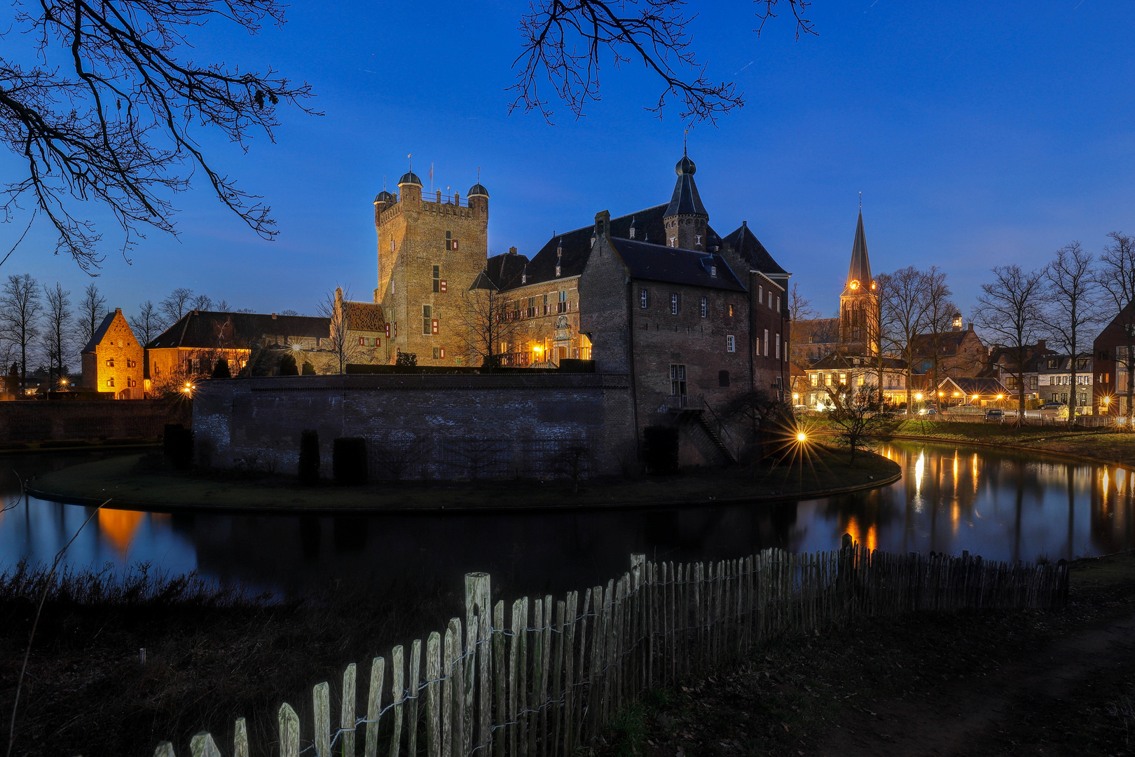 Blaue Stunde am Huis Bergh