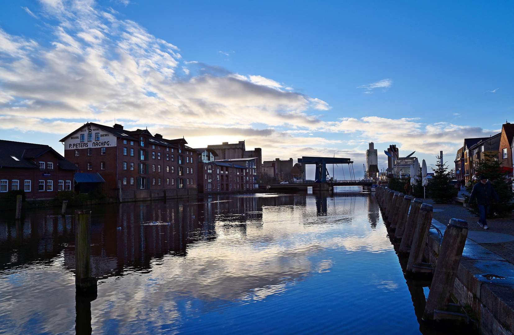 Blaue Stunde am Husumer Binnenhafen