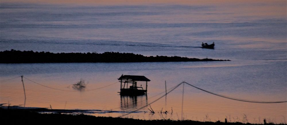 blaue stunde am irrawaddy