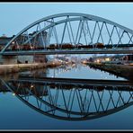 Blaue Stunde am Kanal