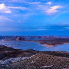 Blaue Stunde am Lake Powell, Arizona, USA