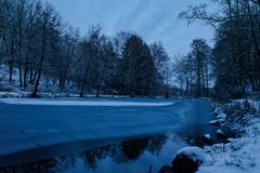 Blaue Stunde am Lasbachweiher