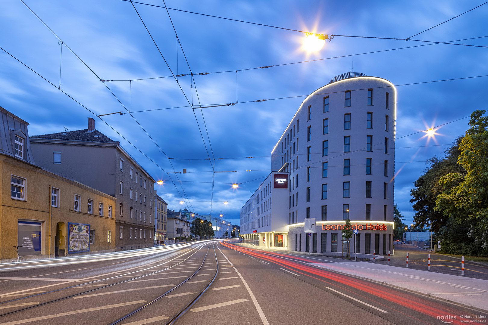 Blaue Stunde am Leonardo Hotel