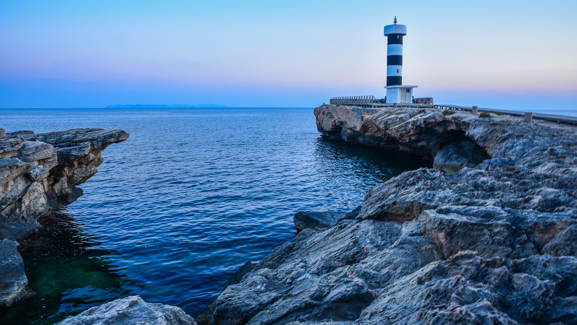 Blaue Stunde am Leuchtturm