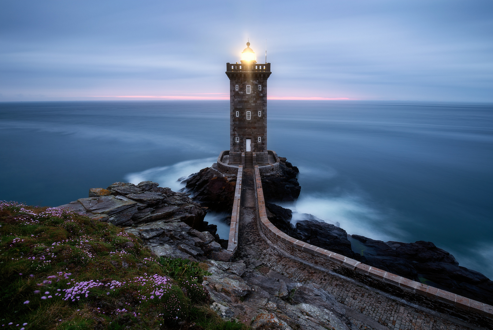 Blaue Stunde am Leuchtturm