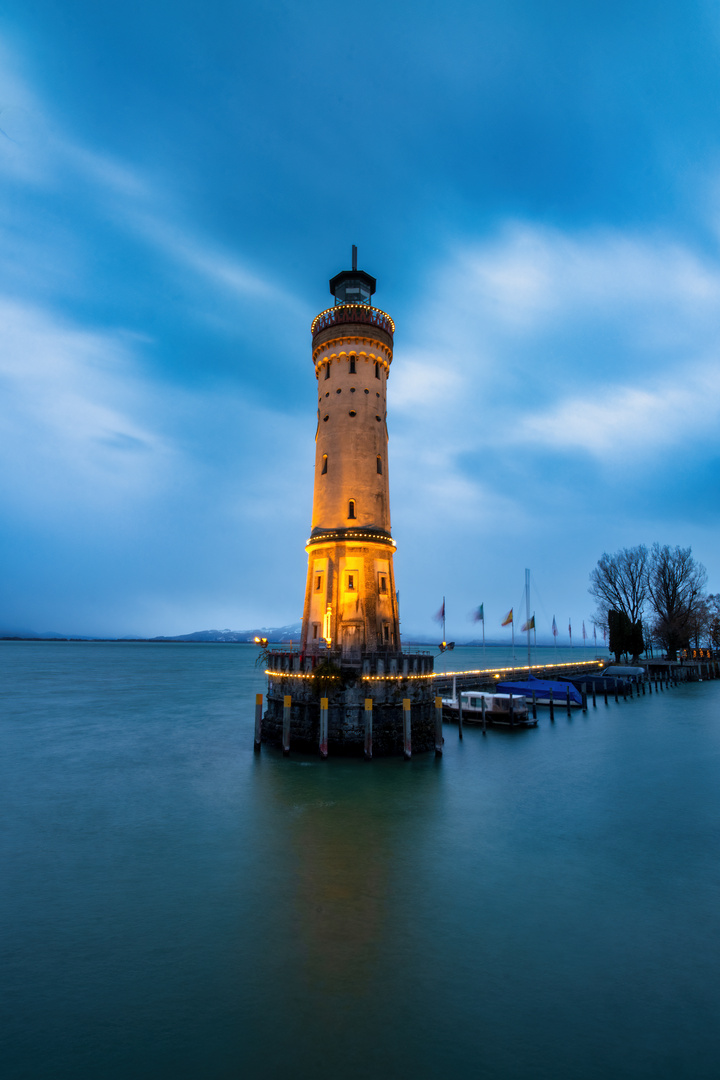 Blaue Stunde am Lindauer Hafen