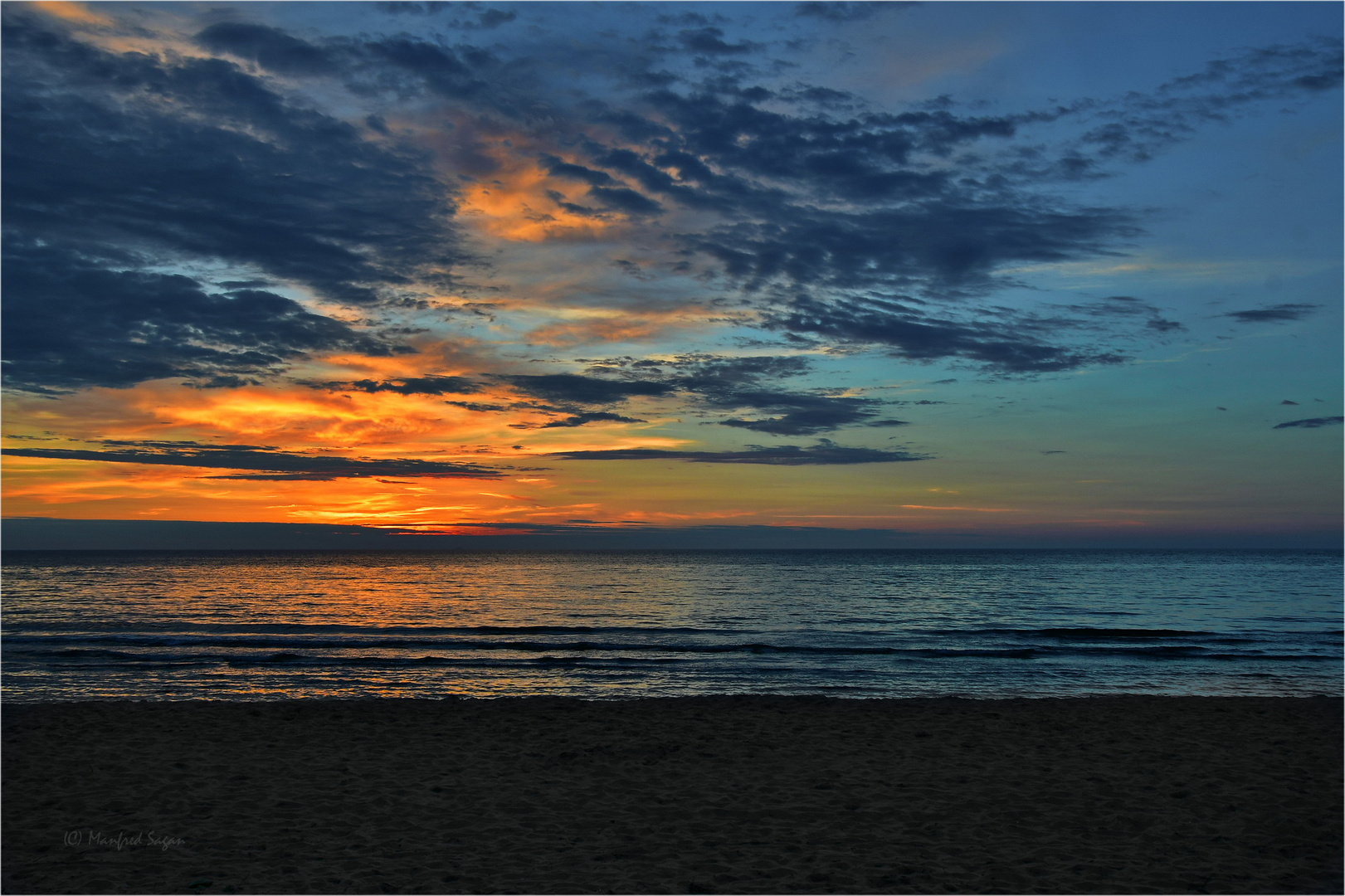 Blaue Stunde am Meer