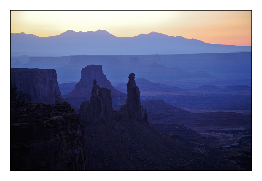 Blaue Stunde am Mesa arch